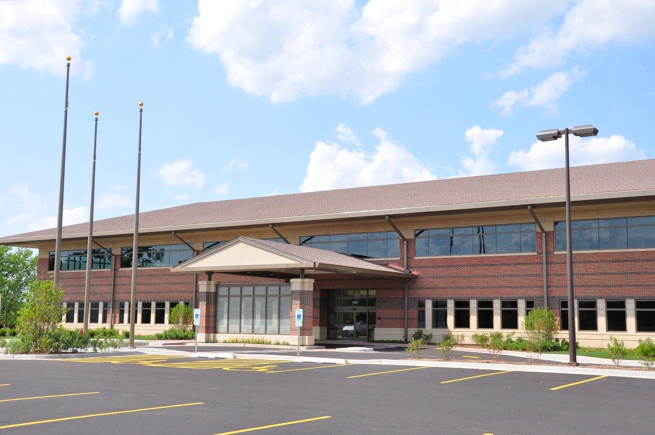 Exterior view of Northshore UHS Gurnee.