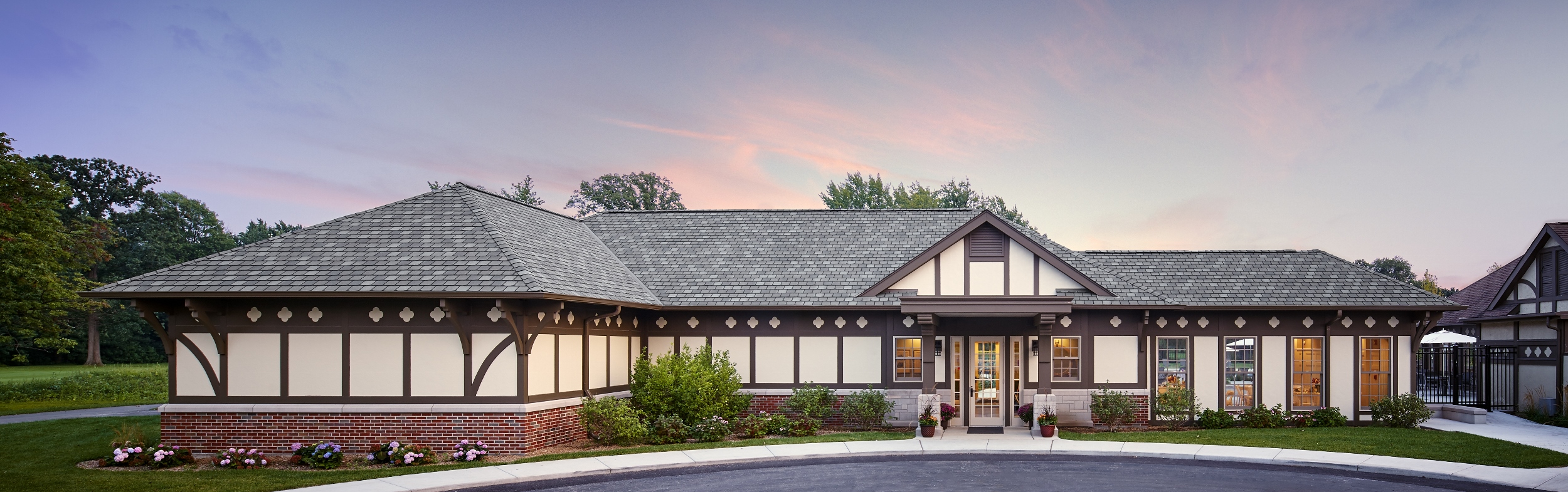 Exterior view, Evanston Golf Club.