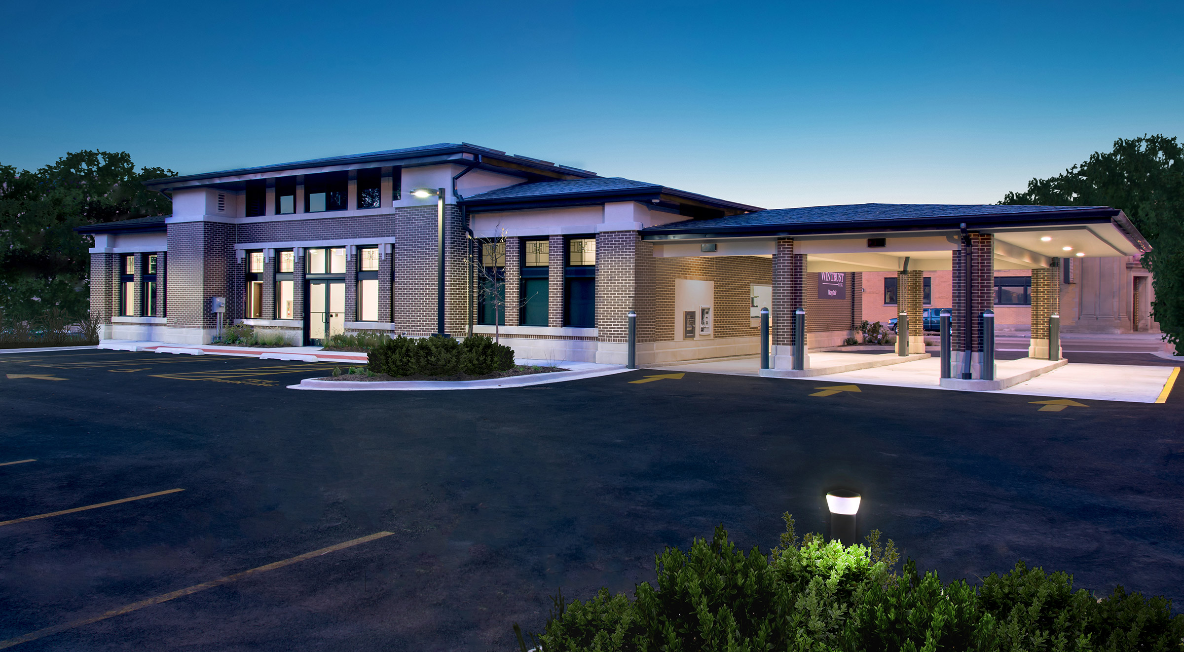 Exterior view of Wintrust Bank Mayfair.